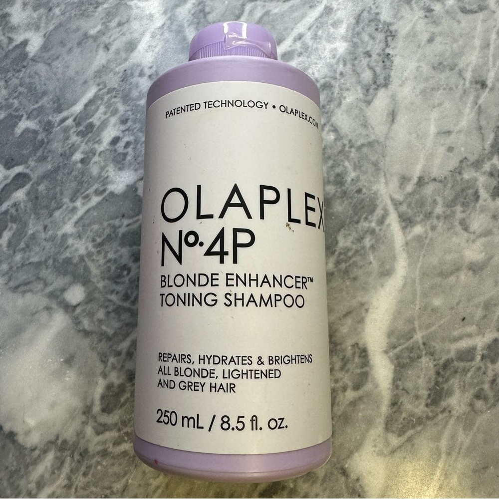 New Olaplex No 4P‎ Blonde Enhancer Toning Shampoo
